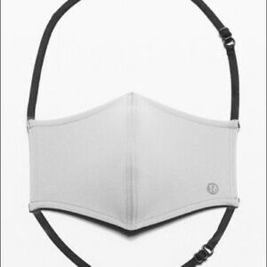 Brand new Lululemon face mask - silver spoon